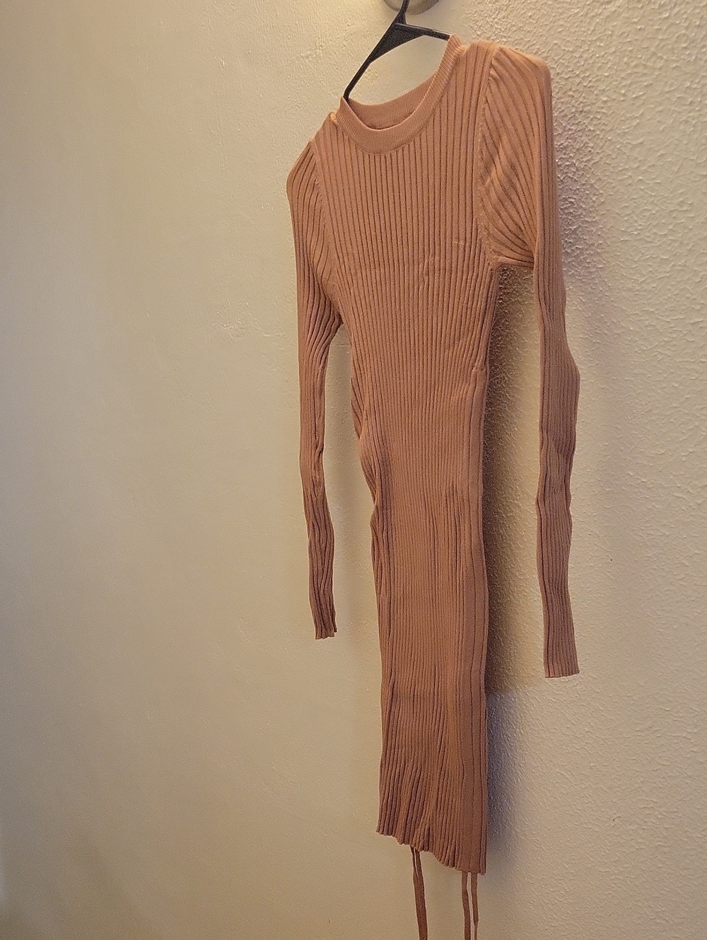 Ribbed Long-Sleeve Bodycon Dress in Tan/light Brown